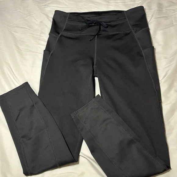 Fabletics Ultra Cool Gray Leggings with Pockets size S - Picture 1 of 7